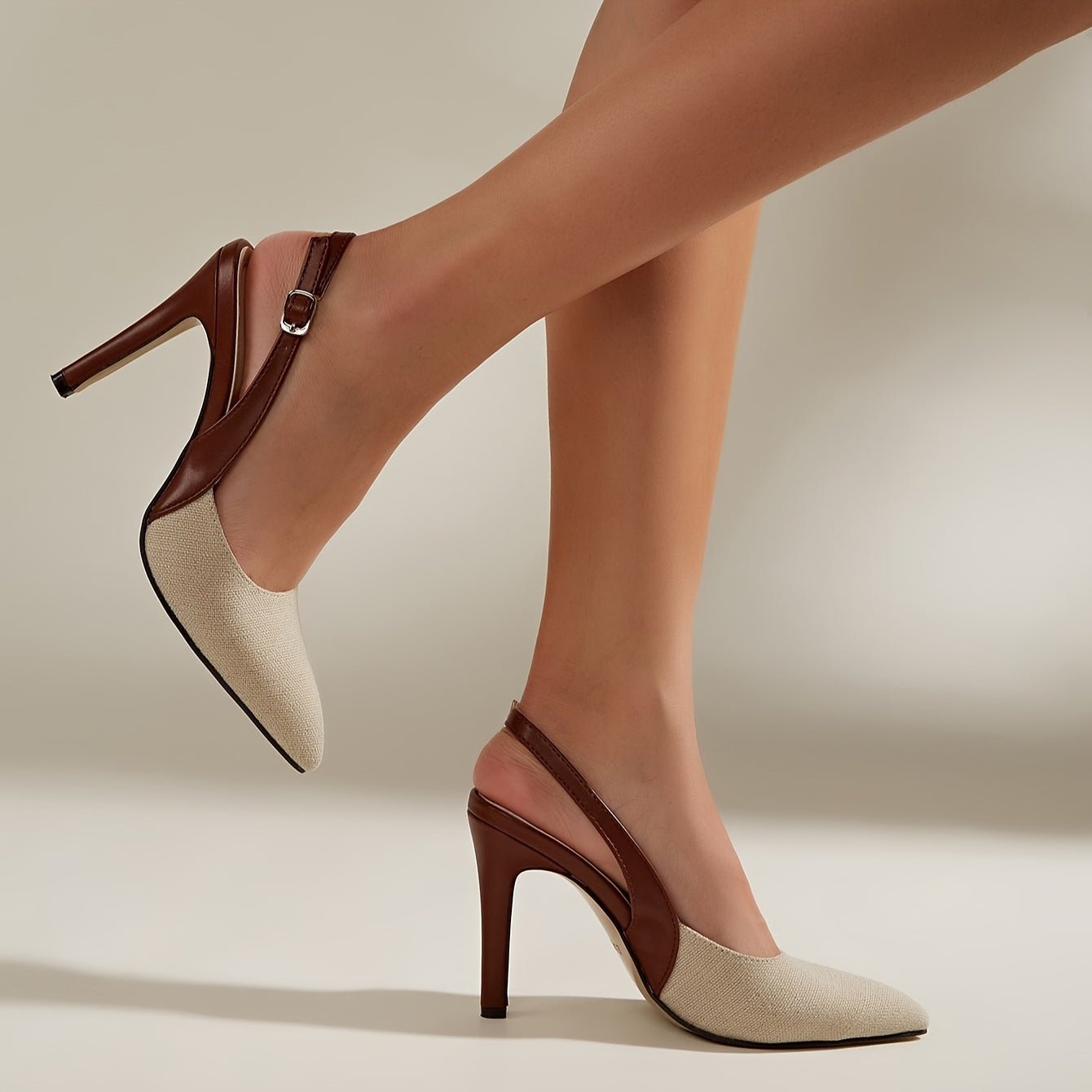 Amelia™ | Zapatos de salón con tacón abierto y detalles en contraste. - SC
